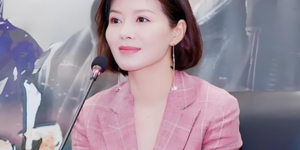 MK体育官方入口-49岁程愫近况曝光！与傅程鹏离婚已9年，如今与15岁儿子相依为命
